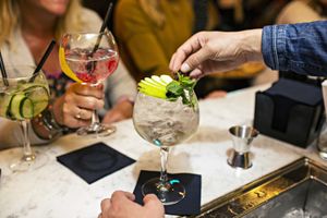 G&T at de Foodhallen.
Photocredits: Jesaja Hizkia at Foodhallen in Amsterdam