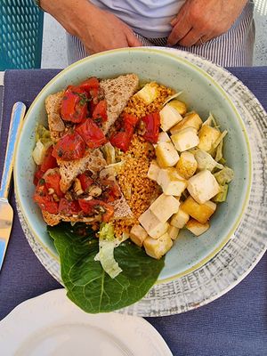 Caesar's salad with tofu at Veganeeta Home in Balatonalmadi
