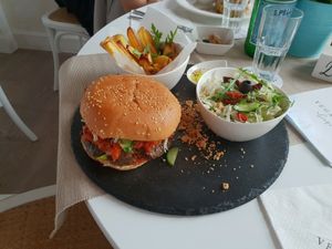 Sweet potato burger at Veganeeta Home in Balatonalmadi