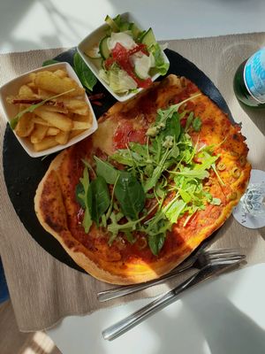 Pizza at Veganeeta Home in Balatonalmadi