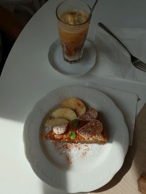 Apple pie and Ice coffe at Veganeeta Home in Balatonalmadi