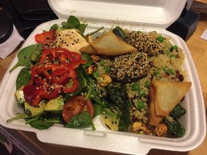 Quinoa Queen bowl at fuxx & bär in Berlin