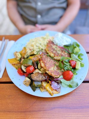 Kartoffelpuffer mit mediterranem Ofengemüse at Gasthof Falkenhorst in Burig