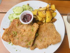 Veganes Schnitzel mit Preiselbeeren  at Gasthof Falkenhorst in Burig