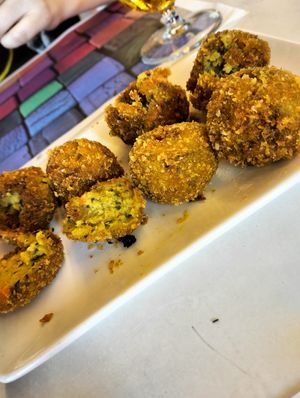 Croquetas veganas at La Cachopería in Aviles