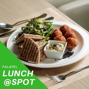 Lunch @spot.ns 
Falafel (falafel, salad mix, tahini sauce, chapati bread)........400RSD
Falafel (falafel, miks salata, tahini sos, čapati hleb)........400din
*Nijedna namirnica nije životinjskog porekla*
•
U Spotu ručak služimo od 12h do 22h
•
Falafel se pravi od leblebija. To je nemirnica koja u sebi sadrži veliki procenat belančevina, gvoždja, kalcijuma, magnezijuma, fosfora, kalijuma, natrijuma, cinka, mangana i selena, kao i vitamin A, B1, B2, B3, B6, B5, C, E, K.
Ukoliko razmišljate šta biste danas za večeru, toplo preporučujemo falafel koji se u našem restoranu pravi od izuzetno zdravih i ukusnih namirnica!
•
Kompletan meni možete pogledati na našoj fb stranici https://www.facebook.com/spot021/
•
Vidimo se u zdravoj tački Novog Sada!  at Spot in Novi Sad