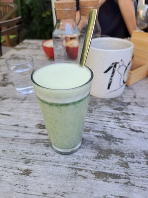 Matcha latte at Schadzi Cafe in Linz