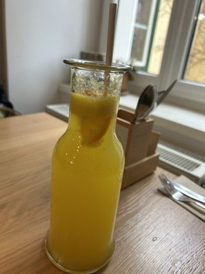 Hausgemachte Limonade 0.5l 4,90€
  at Schadzi Cafe in Linz