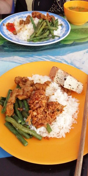 They serve you rice and soup and let you decide to what you add on top at Hien Duc in Phu Quoc