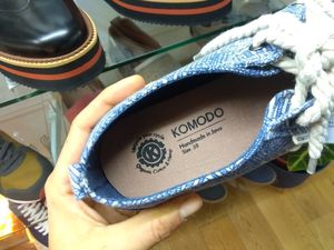 Organic cotton and hemp ballerina shoe at El Market in Lille
