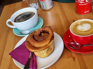 Vegan sticky cinnamon bun and coffee ☕ at Tartan Coffee House in Dundee