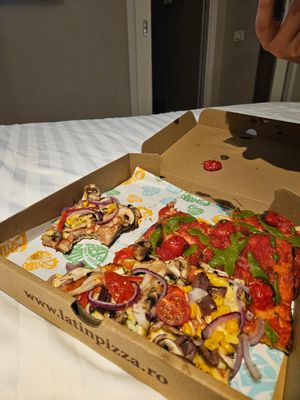 Nice spot to eat some good pizza. Limited vegan options available but I'd recommend it if you're nearby 😊 at Latin Pizza in Bucharest