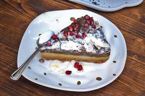 Avocado Cake (raw vegan, no sugar)
-acocado, bananas, nuts, dates, cocoa, coconut cream etc)
 at Coolinart in Bucharest