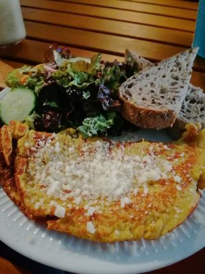 Vegan omelette at Coolinart in Bucharest