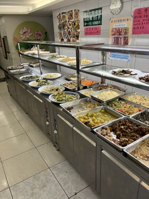 parting the buffett   at Cài Jì Zhuàn Shū Shí Fāng 蔡記饌蔬食坊 in Penghu