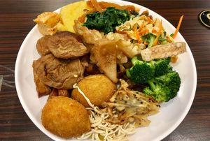 My plate  at Cài Jì Zhuàn Shū Shí Fāng 蔡記饌蔬食坊 in Penghu