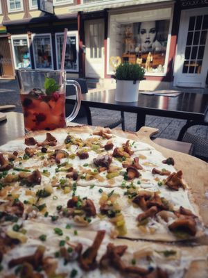 Flammkuchen des Monats: Pfifferling (vegan) at Le Feu in Celle