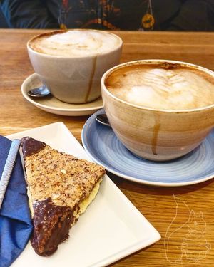 Nussecke and cappuccino ❤️ at Vrohstoff in Wurzburg