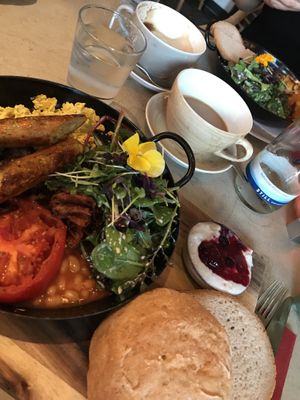 englisches Frühstück at Vrohstoff in Wurzburg