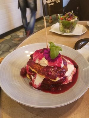 Berry pancake at Vrohstoff in Wurzburg
