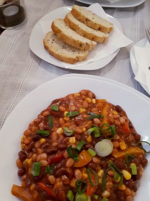 beans with bread at Dobromysl in Olomouc