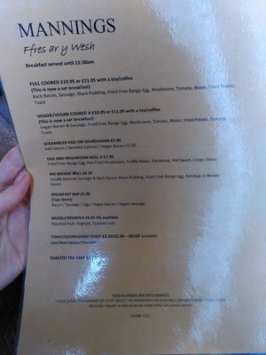 Vegan breakfast menu from 10h-11h30 at Mannings Grocers in Fishguard