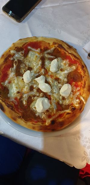 Vebab pizza at Bullizza in Ljubljana