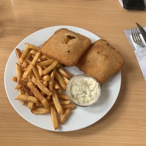 Vegan fried cheese and vegan tartar sauce  at Bullizza in Ljubljana