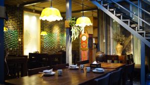 Inside at Fanye SuShi in Dali