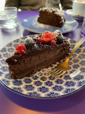 Super tasty vegan chocolate cake  at Ziga in Verona