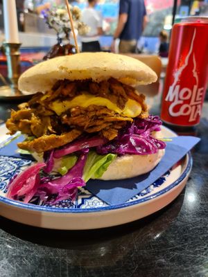 Pita with vegan chicken and mayo at Ziga in Verona