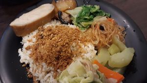 Set with rice, veggies ans vegan meat. at Vegetarian Seeds 禾苗素食 in Taipei