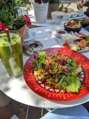 avocado toast at Roseli Cafe Bar in Frankfurt