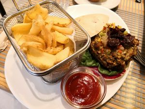 Hamburguesa vegana at Maiatza in San Sebastian