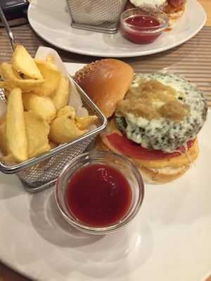 Hamburguesa de Quinoa. ⭐️⭐️⭐️⭐️⭐️ at Maiatza in San Sebastian