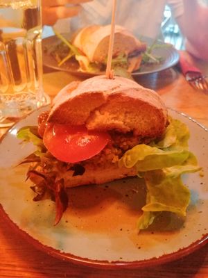 Burger Aladdin (vegan) at Sonderbar in Coburg