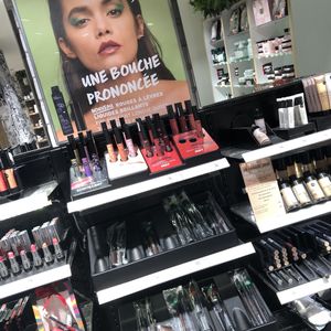 Vegan beauty products & makeup
 at The Body Shop - Provence in Paris