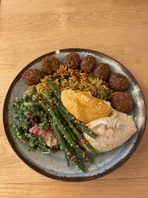 Vegan buffé 🌱  at RizRaz - Kannikestraede in Copenhagen
