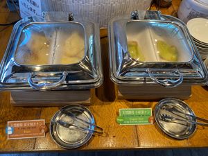 Naan and Vegan Naan at Nataraj - Harajuku Omotesando in Tokyo