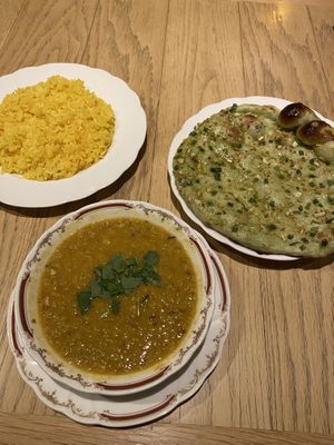 Dal Takar, Vegan garlic naan and turmeric rice  at Nataraj - Harajuku Omotesando in Tokyo