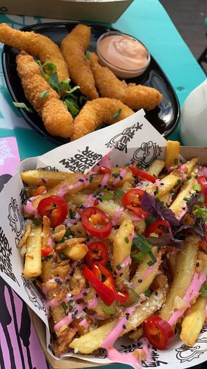 Truffle Fries and „Shrimp" at Vegan Junk Food Bar - Eastside in Amsterdam