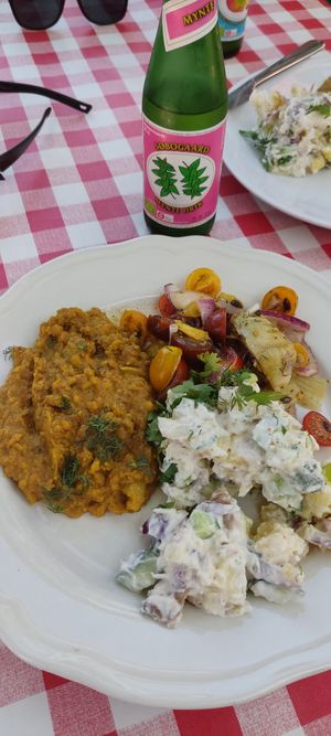 Two salads and a lentil curry at Grønsagen in Copenhagen