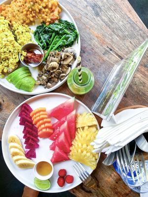 Vegan brekkie and a fruit platter  at Tigerlillys in Lembongan