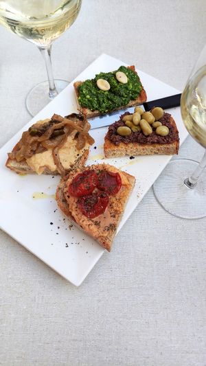 Vegan aperitivo at Sullaluna in Venice