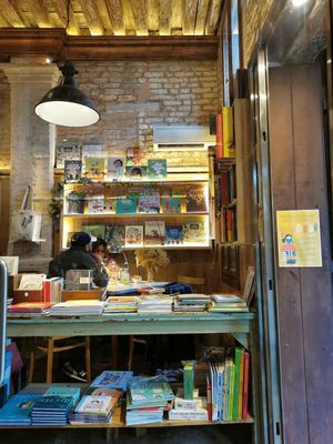 Inside at Sullaluna in Venice