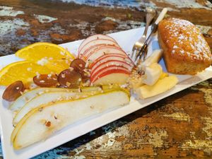 Vegan plumcake with fruit, that was amazing at Sullaluna in Venice