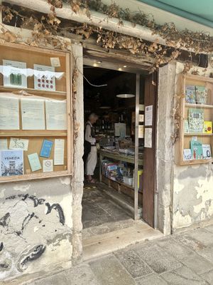   at Sullaluna in Venice