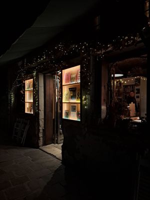 Exterior at night at Sullaluna in Venice
