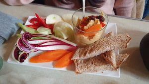 Hummus plate at Sullaluna in Venice