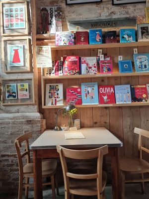 Inside table at Sullaluna in Venice